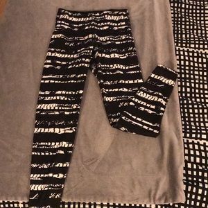 Black and White leggings 👟